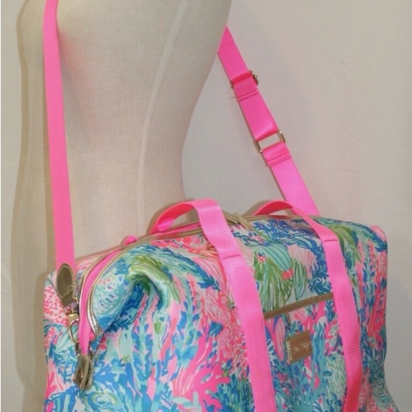 Lilly Pulitzer Handbags - Lilly Pulitzer Convertible Weekender Garment Duffel Bag “Bohemian Wueen